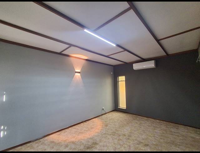 4 BEDROOM FREESTANDING FOR SALE IN FLAMWOOD